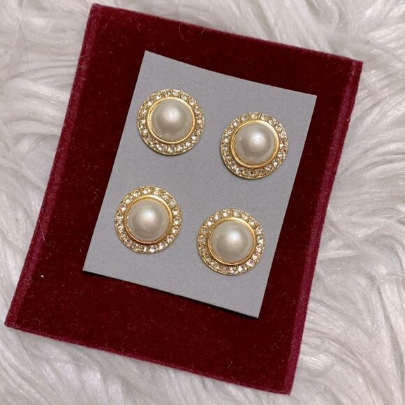 BUTTON Clip-on elevate your blouse or dress clip this in the button, elegance! - Picture 1 of 5